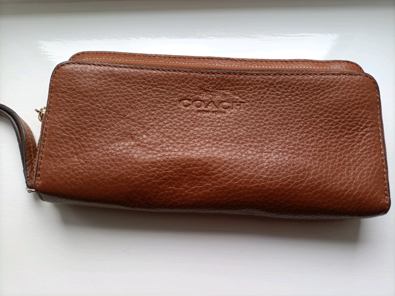 coach purse with side pockets